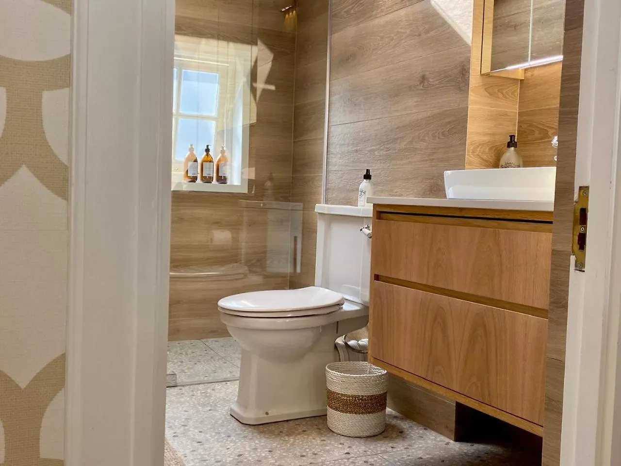 Apartment Ferienwohnung Modern Coastal Townhouse At The Majestic Kalk Bay
